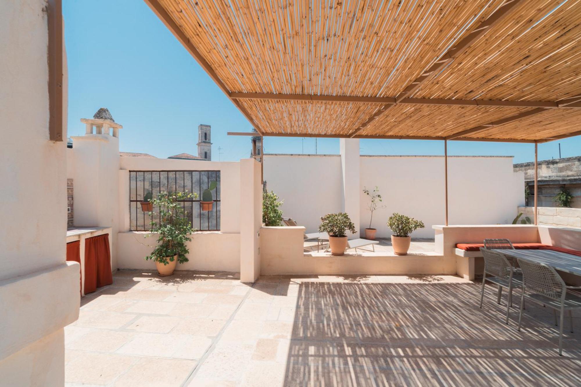 Lotus Apartment & Rooftop By Residence Colibri 莱切 外观 照片